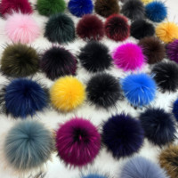 Usine En Gros DIY Pompons 15cm Rouge Noir Blanc Gris Violet Rose Boules De Fourrure De Raton Laveur pour Bonnets Chapeau Véritable Fourrure Naturelle Pompon