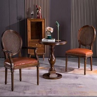 Accoudoir en tissu de couleur Antique, chaise Louis en rotin, bras de salle à manger en bois de caoutchouc massif, chaise empilée pour événement de mariage