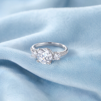 Bague de fiançailles pour femme en moissanite, argent sterling 925, taille ronde, trois pierres, six griffes, triple rangée, pavé
