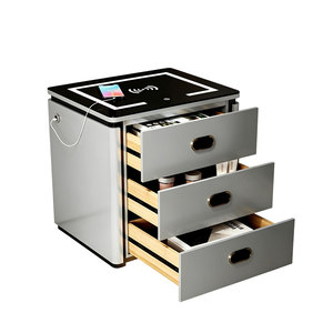 <span class=keywords><strong>Table</strong></span> <span class=keywords><strong>de</strong></span> <span class=keywords><strong>chevet</strong></span> moderne en bois avec 3 tiroirs, charge sans fil, verrouillage par empreinte digitale, connectivité Bluetooth - Product Image 4