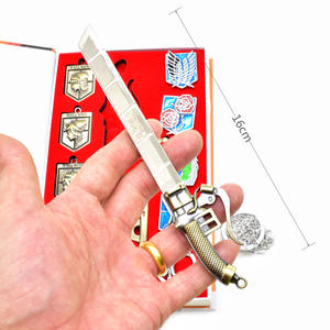 Venta caliente Attack Titan Anime Logo insignia colgante arma llavero collar conjunto para mosquetones y promociones - Product Image 3