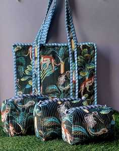 Conjunto de bolso tote acolchado con diseño de animales de la selva y estuche de cosméticos, hecho a mano, de algodón, organizador de maquillaje de viaje, regalo para ella - Product Image 3