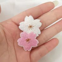 Les nouveaux patchs de cerise orientale chaude brodés en gros fleurs roses tissu Applique personnalisé mignon petit Patch de broderie Sakura