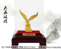 Figurine d'aigle en laiton plaqué or 24 carats, artisanat Feng Shui, souvenirs, cadeaux, impression UV personnalisée, vente en gros d'usine chinoise