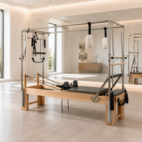 Appareil de Pilates Reformer en bois avec tour et système de poulies réglables pour salle de sport à domicile