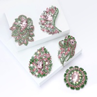 US voor kleurcombinatie grensoverschrijdende kristallen glazen broche met bloemenmotief roze groen voor bruiloft - prachtig kledingaccessoire voor dames