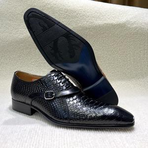 Chaussures de mariage élégantes pour hommes en cuir véritable, sur mesure, de haute qualité, à bout pointu, fabriquées à la main, rehaussantes - Product Image 3