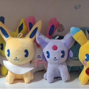 Vente en gros mixte de jouets en peluche Pokémon, petits pendentifs, Pikachu, Charmander, Bulbasaur, porte-clés en forme de graine, porte-clés couple, pendentifs de <span class=keywords><strong>sac</strong></span> à <span class=keywords><strong>dos</strong></span> - Product Image 4