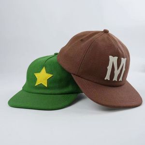 Casquette unisexe en laine à profil bas avec logo personnalisé en feutre, casquette à 5 panneaux avec visière plate personnalisée, casquette non structurée style Dad Hat - Product Image 1