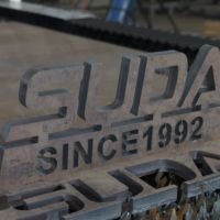 Découpeuse laser à fibre industrielle économique 3000W à plateau ouvert pour petite usine de traitement des métaux