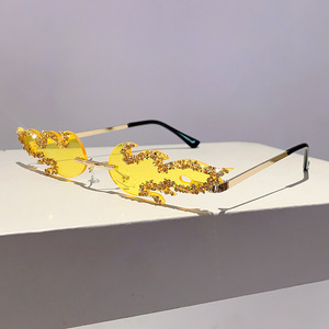 Gafas de Sol de Alta Calidad con Diseño de Llama, Gafas de Sol Creativas sin Montura con Diamantes, Accesorios de Moda para Pasarela, Venta al Por Mayor - Product Image 4
