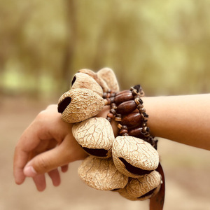 Pulsera de Percusión Tribal Africana con Sonajero de Nuez, Instrumento Musical Indio, Cadena de Muñeca de Nuez al por Mayor - Product Image 2