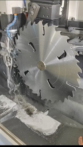 Lame de scie circulaire en carbure de tungstène TCT pour la coupe de rondins de bois sur <span class=keywords><strong>machine</strong></span> <span class=keywords><strong>à</strong></span> découper en plusieurs tranches - Product Image 4