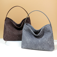 Sacs cabas en daim tissés à la main pour femmes automne hiver rétro grand sac simple de haut niveau tricoté à la main en velours