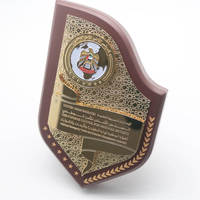 Plaque en bois bouclier métal prix trophée personnalisé haute qualité trophée médaille en bois poli trophée d'honneur