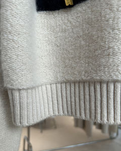 Cárdigan de Punto con Cuello Redondo, Estilo Casual y Transpirable para Mujer, en Lana/Cachemira Beige Chic, con Logotipo Frontal, para Otoño e Invierno - Product Image 5