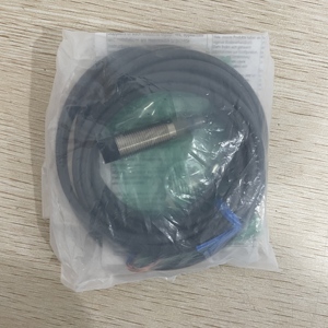 Cảm biến tiệm cận E2B-M12KN08-WZ-C2, 8mm NPN, IP67-cho tự động hóa dòng băng tải - Product Image 4