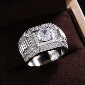 Anello dal Design Audace Stile Classico per Uomo - Product Image 1
