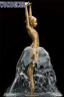 Décoration d'art public extérieur moderne : Statue de ballerine en bronze grandeur nature avec fontaine en laiton