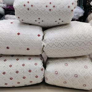 Tissu en satin de soie de Bangalore polyvalent, tricoté, dobby, antistatique et brodé pour les mariages et la mode traditionnelle - Product Image 1