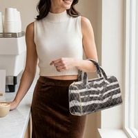 Sac de voyage matelassé élégant pour femme, motif zèbre, noir et blanc, avec points losanges, deux sangles, fermeture éclair, grand sac fourre-tout à bandoulière