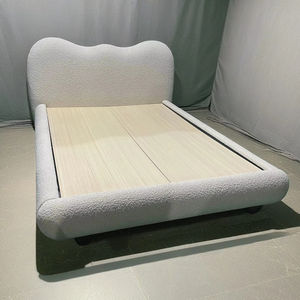 Muebles para Dormitorio de Hotel, Cama King Size Tapizada con Paneles de Tela y Plataforma - Product Image 1