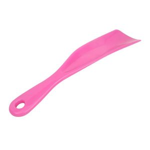 Calzador de Plástico Compacto y Portátil para Mujer, Ayuda para Calzarse Zapatos, Uso Doméstico, Diseño de Mango Corto - Product Image 4