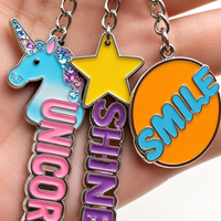 Porte-clés en émail personnalisé OEM en alliage de zinc, porte-clés en métal avec lettres, motifs mignons de dessins animés, licorne, étoile, amour, brillance, nature, sourire, cadeau, échantillon gratuit