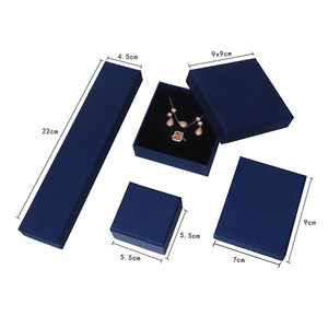 Caja de Joyería Simple de Cartón Rojo para Aretes, Pulseras, Collares, Anillos y Colgantes con Tapa - Product Image 6