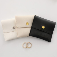 Pochette cadeau personnalisée pour bijoux avec bouton, en cuir PU, enveloppe souple réutilisable, gaufrage, emballage pour bracelet et boucles d'oreilles