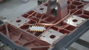 Máy phay CNC chính xác cao 3/4/5 trục, trung <span class=keywords><strong>t</strong></span>âm gia công đứng, trung <span class=keywords><strong>t</strong></span>âm gia công MITSUBISHI BT40 & phụ <span class=keywords><strong>t</strong></span>ùng máy VMC - Product Image 4