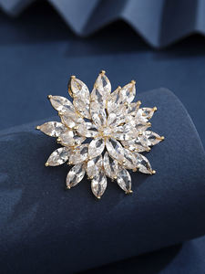 ロマンチックなデイリーウェア銅合金ブローチ象眼細工のジルコンと華麗なクリスタルフラワー繊細な光沢のあるアクセサリー - Product Image 2