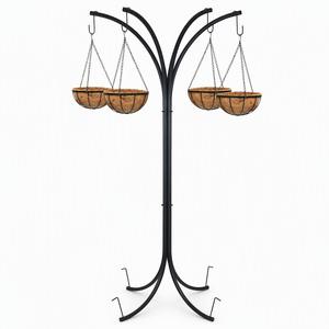 Support de suspension pour plantes à quatre bras avec paniers multiples, cadre métallique courbé thermolaqué, chaînes et paniers en fibre de coco, pour la décoration de jardin et de cour - Product Image 1