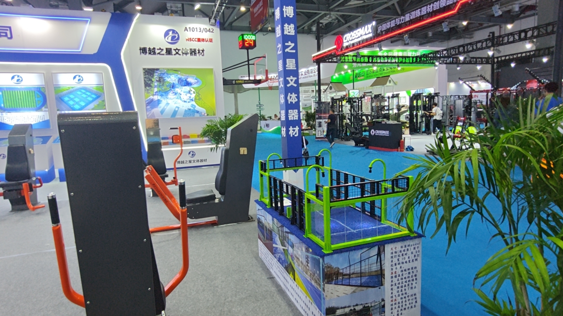Newly Designed Multi-functional Strength Training Equipment Suitable for Both Indoor and Outdoor Use.