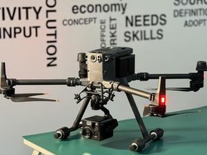 Трехосный гироскопический подвес для дрона с HD-камерой, инфракрасным тепловизором, лазерным дальномером (LRF) и функциями ИИ-отслеживания, распознавания и идентификации - Product Image 5