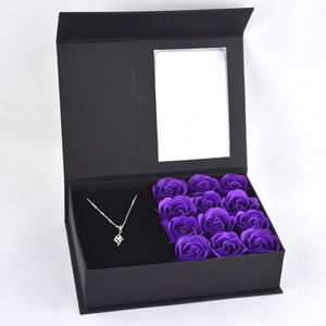 12 flores artificiales de jabón collar de rosas caja de regalo para mujeres regalo del Día de la madre regalo de vacaciones del Día de la madre - Product Image 2