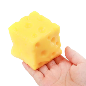 Bloc de fromage réaliste anti-stress, jouet de farce en TPR durable non comestible pour amis de 14 ans et plus, stock disponible - Product Image 1