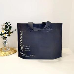 卸売ファッションエコフレンドリープラスチックトートバッグ印刷入り低MOQ衣料品包装モールショッピングバッグ - Product Image 2