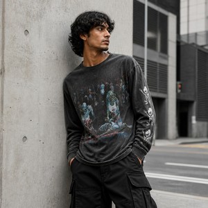 T-shirt vintage da uomo a maniche lunghe in cotone pesante lavato con acido, stampa grafica digitale DTG personalizzata - Product Image 4