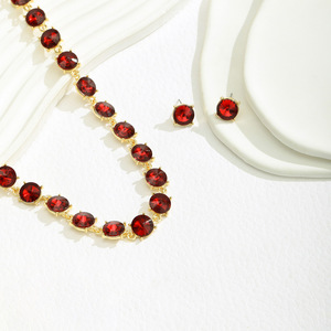 Ensemble collier et boucles d'oreilles géométriques en alliage rouge et strass pour soirée, bijoux tendance - Product Image 2