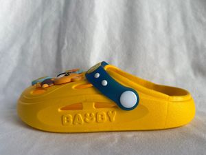 Ciabatte Gialle in PVC con Chiusura a Fibbia, Suola Traspirante in EVA, Stile Sportivo Estivo, Scarpe da Donna - Product Image 4