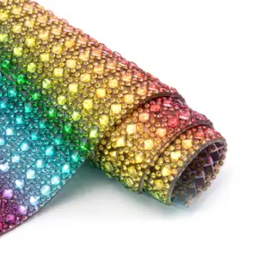 Strass di vetro stampati con strass Non Hot Fix di colore arcobaleno di grande pacchetto all'ingrosso di prezzo inferiore della fabbrica