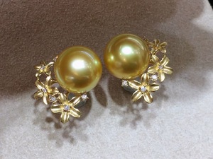 Base de arete floral de oro de 18 quilates, tallada románticamente y finamente pulida, con incrustaciones de mini diamantes brillantes para incrustación de perlas personalizada, hecha a mano. - Product Image 2