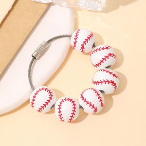 Nouveaux porte-clés créatifs de style sportif (football, basketball, baseball) avec mousqueton pour sacs et sangles de téléphone - Product Image 4