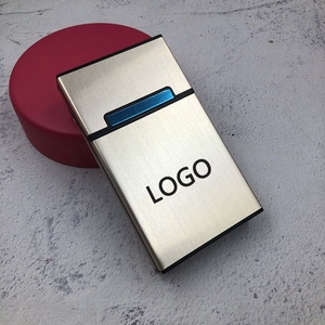 Portasigarette in Metallo Personalizzato con Logo, Chiusura Magnetica, Accessori per Fumatori per Ragazze - Product Image 1