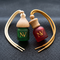 Bouteille en verre mat ronde avec bouchon en bois pour diffuseur d'air suspendu pour voiture, bouteille de diffuseur de parfum pour voiture à suspendre, parfum inclus