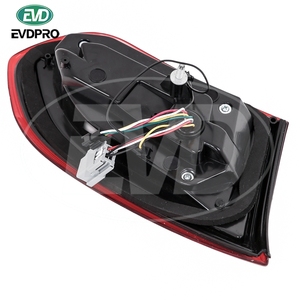 Fanali Posteriori Rossi Stile B per <span class=keywords><strong>Ford</strong></span> <span class=keywords><strong>Focus</strong></span> 2015-2018 - Product Image 6