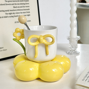 Taza de Café Creativa con Lazo, Linda Taza de Cerámica para Capuchino y Juego de Platillo con Flores para Niñas - Product Image 1
