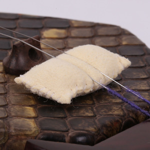 Almohadilla de cuero para silenciador de violín, accesorio práctico para instrumentos de cuerda - Product Image 3