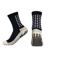 Ensemble de football 7 pièces : Chaussettes de football en fibre de polyester tricotées et enduites de colle et protège-tibias